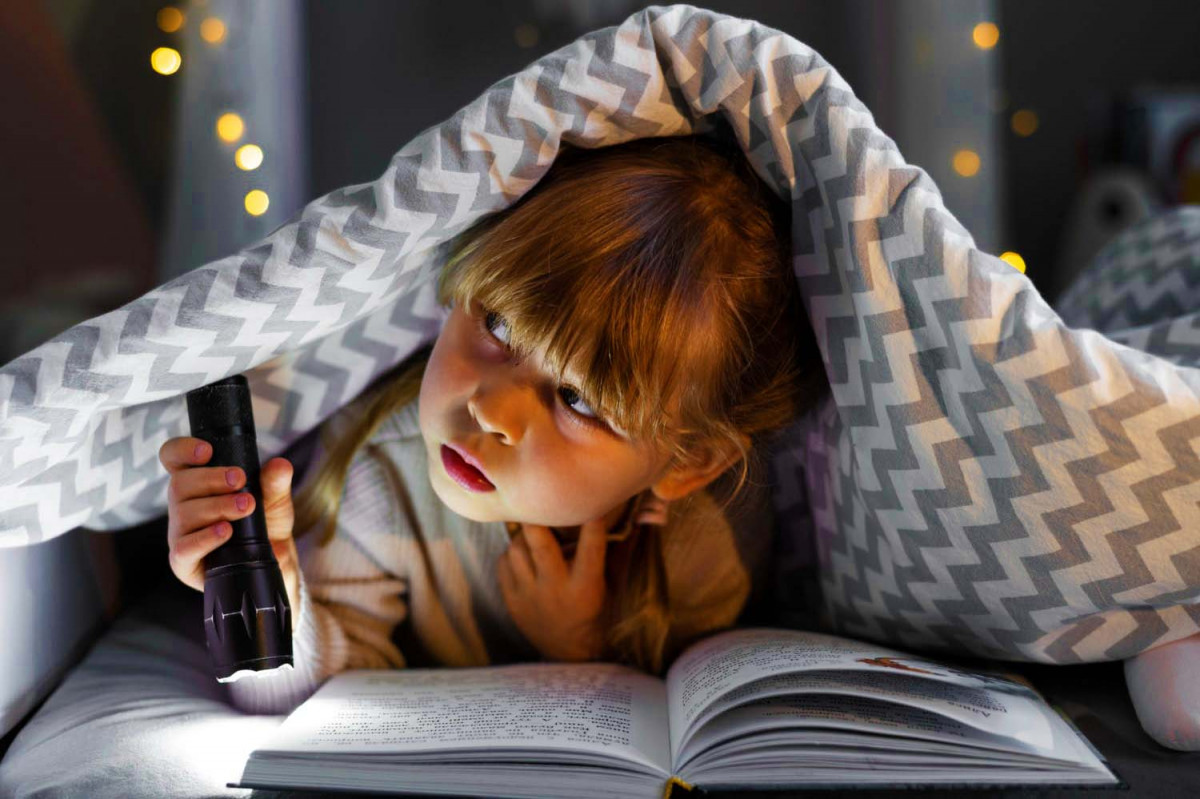 Екран проти сторінки – як вибір формату читання впливає на дитячий розвиток
