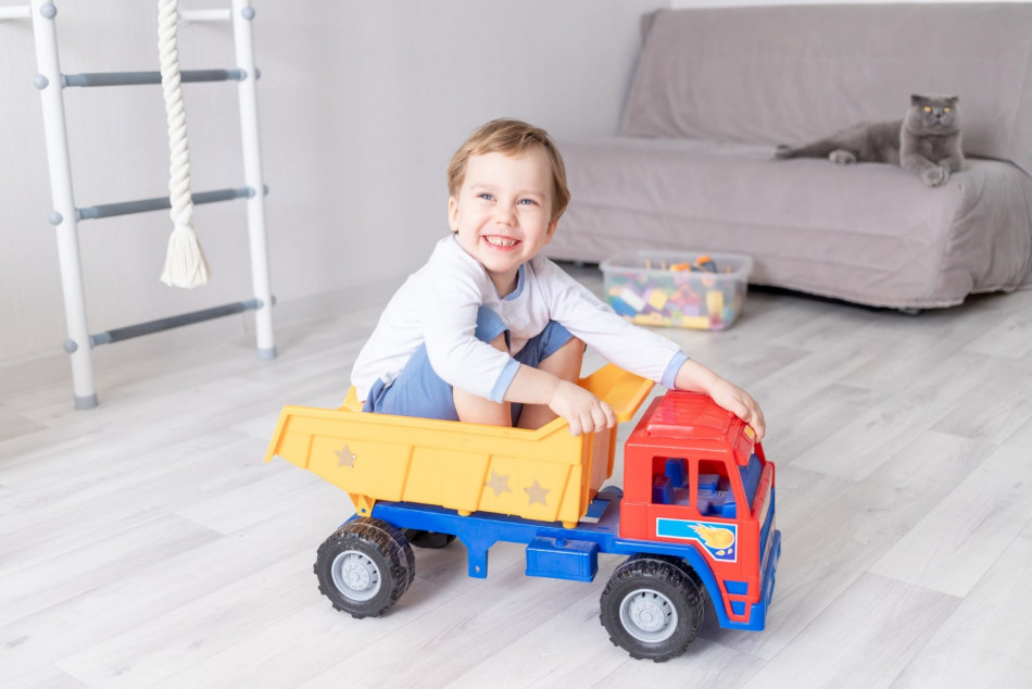 Як вибрати найбільш підходящу іграшкову машинку для вашої дитини