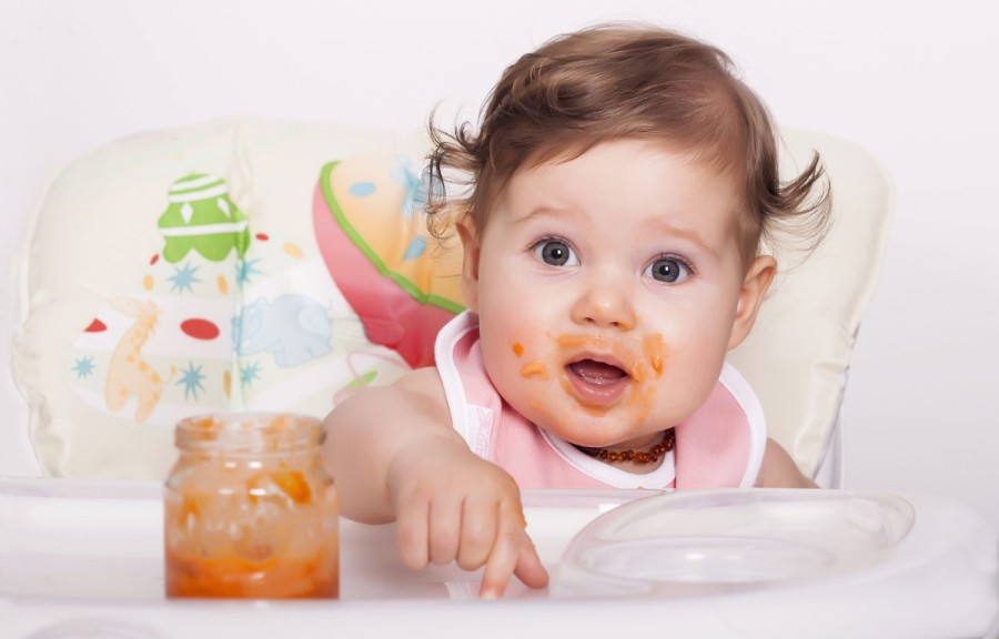 Введення прикорму в харчування малюків: Корисні поради та рекомендації для батьків