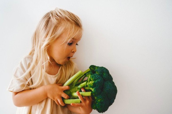 Вчені назвали простий спосіб переконати дітей їсти більше овочів – 2